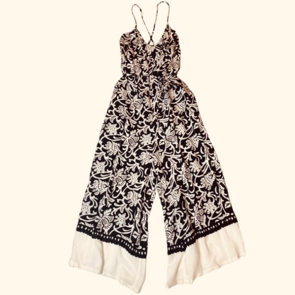 NWOT Loft Cropped Wide Leg Jumpsuit Black and White Print Size Extra Small